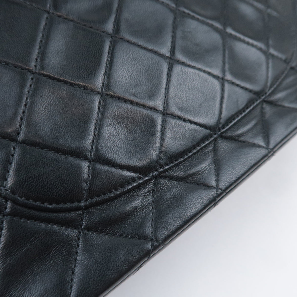 CHANEL Matelasse 25 Chain Shoulder Bag Lambskin