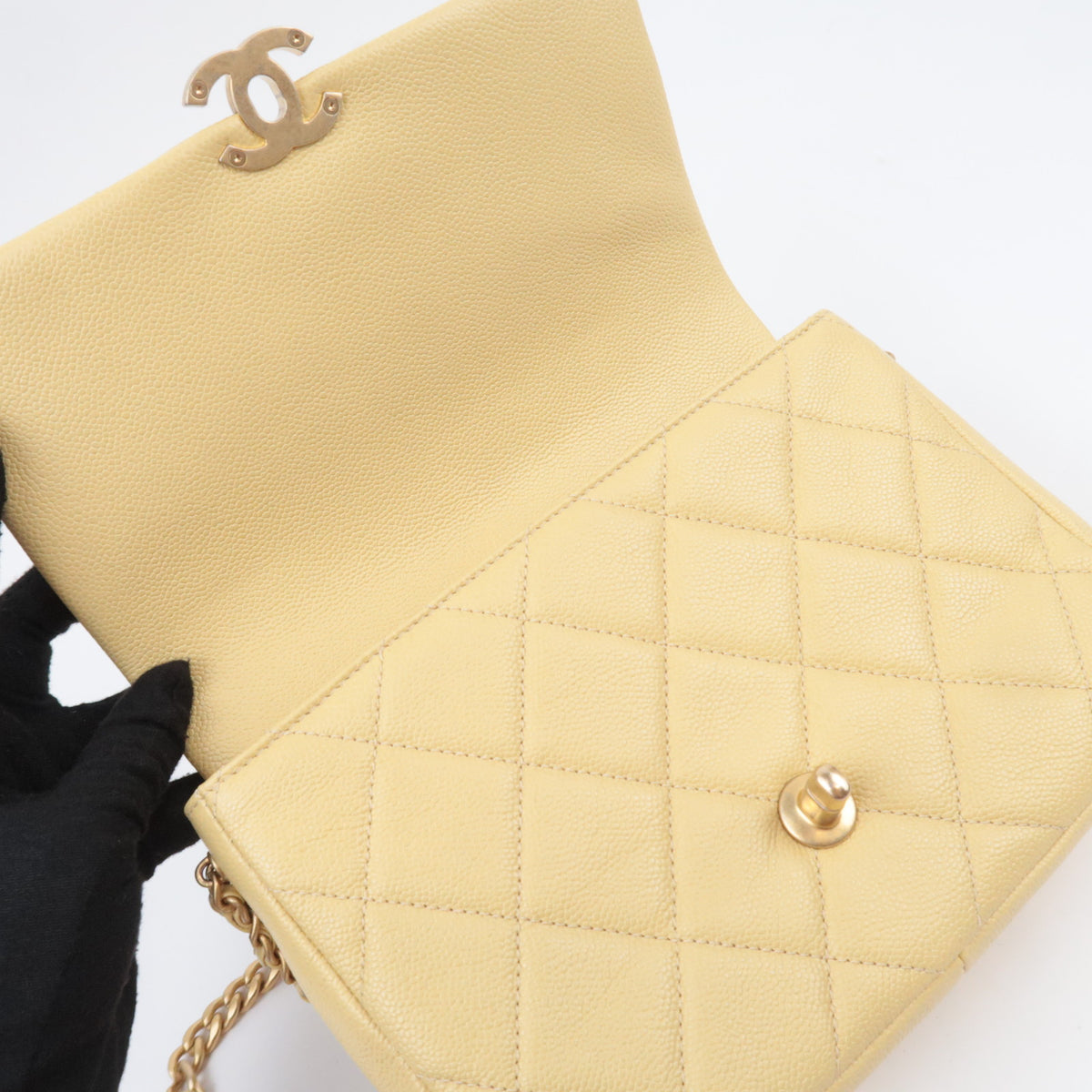 CHANEL Classic Chain Shoulder Bag Caviarskin