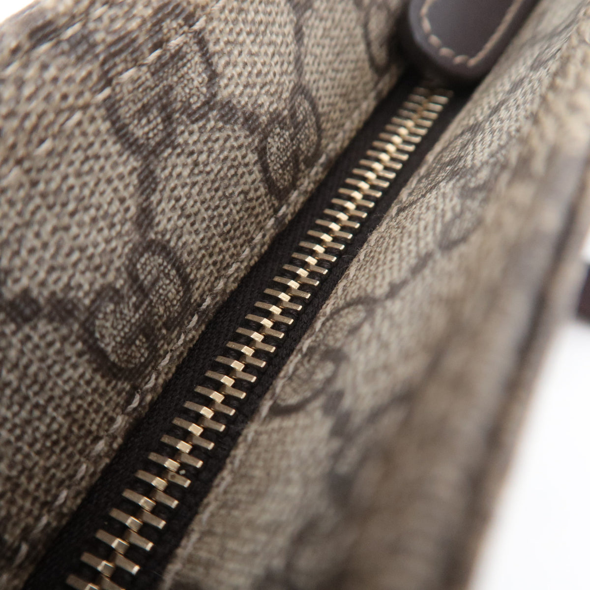 GUCCI GG Supreme Flat Shoulder Bag 201538