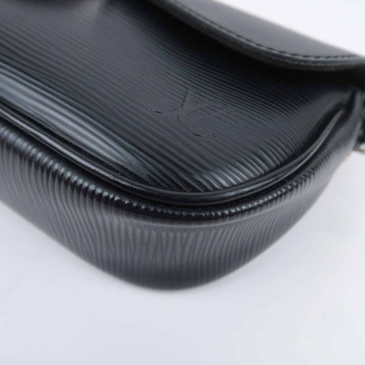 Louis Vuitton Epi Pochette Montaigne Shoulder Bag M59292