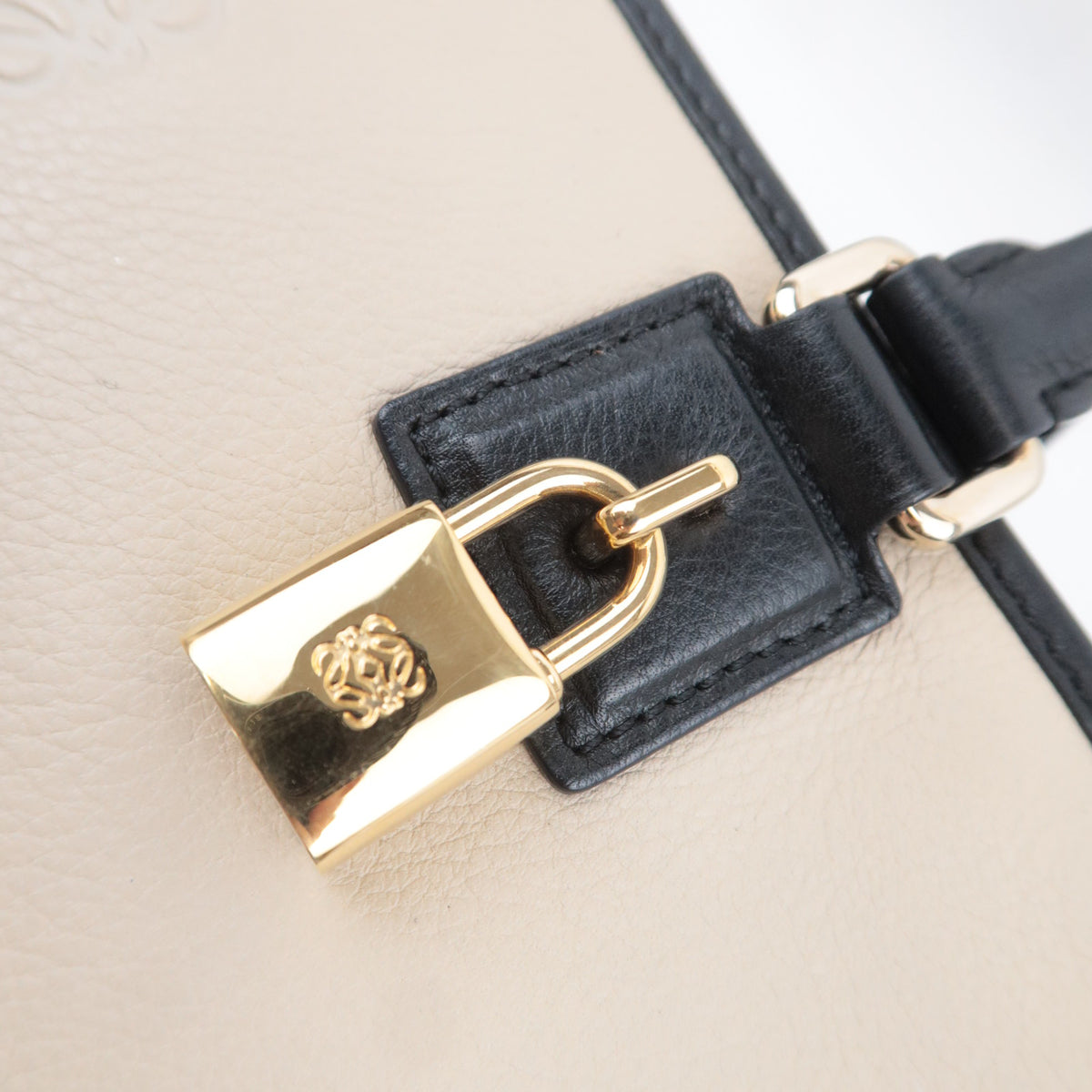 LOEWE Amazona 36 Leather Handbag Ivory Black