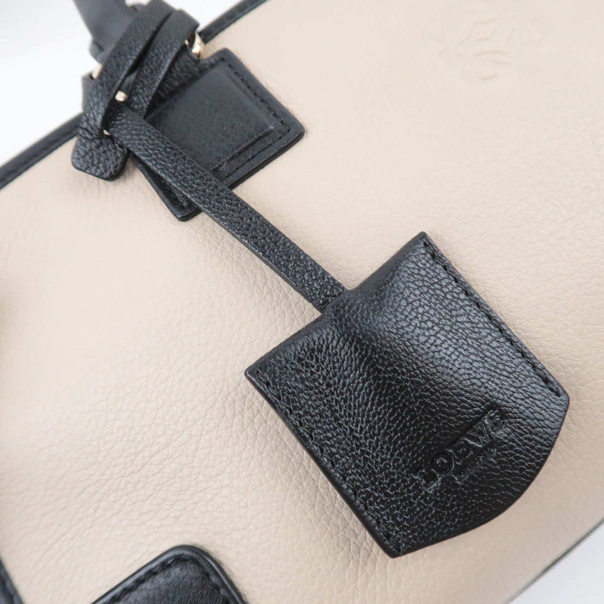 LOEWE Amazona 36 Leather Handbag Ivory Black