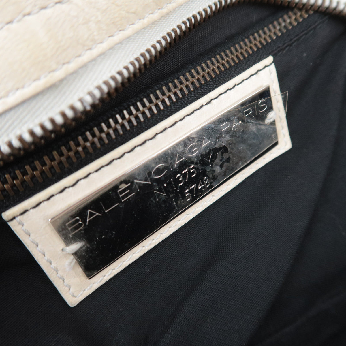 BALENCIAGA The City Leather Shoulder Bag Ivory 115748