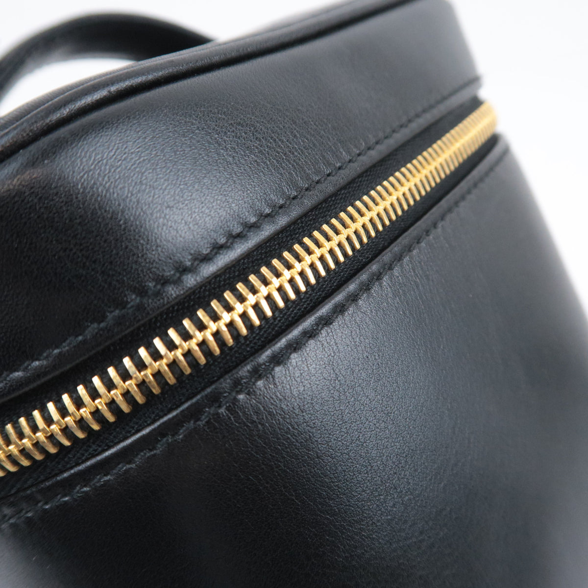CHANEL Bicolore Leather Vanity Bag A01619