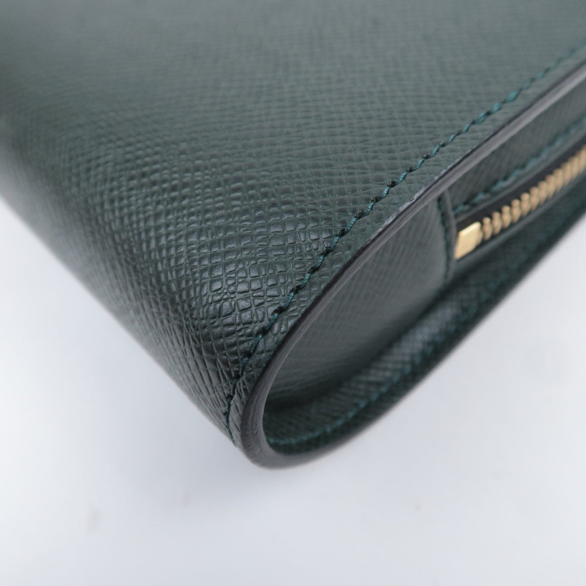 Louis Vuitton Taiga Baikal Clutch bag M30184