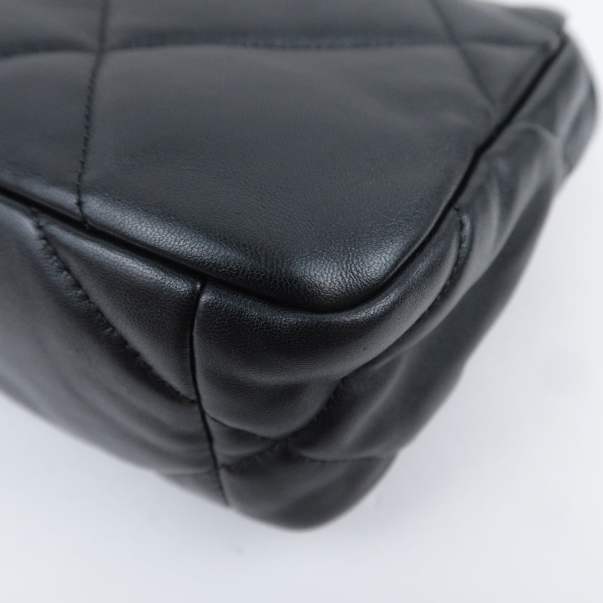 CHANEL 19 Dixneuf Lambskin 2Way Chain Shoulder Bag