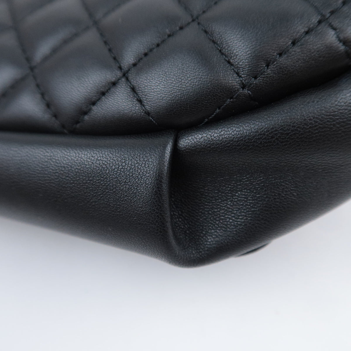 CHANEL Matelasse Chain Body Bag Lambskin