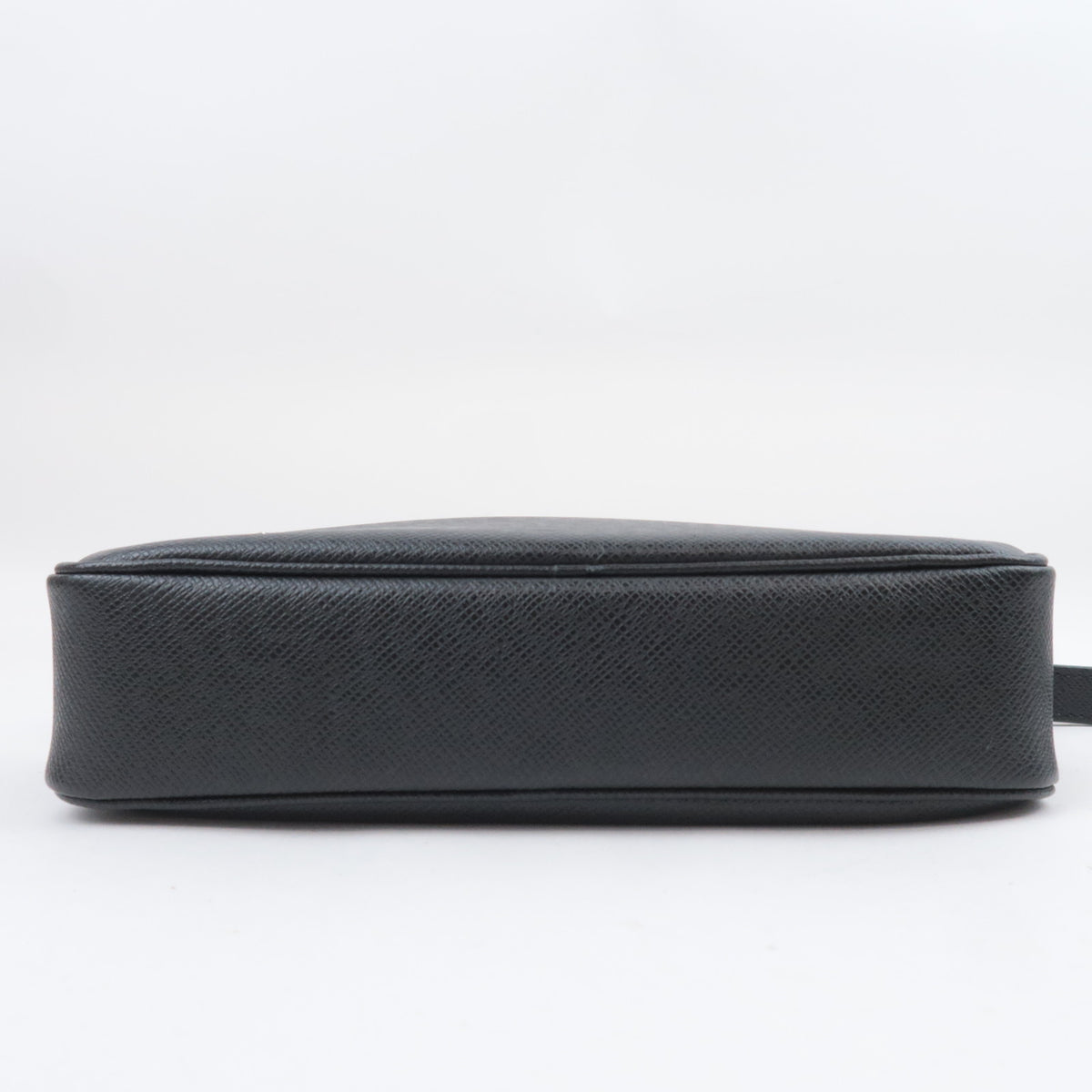 Louis Vuitton Taiga Pochette Kasai Clutch Bag M33409