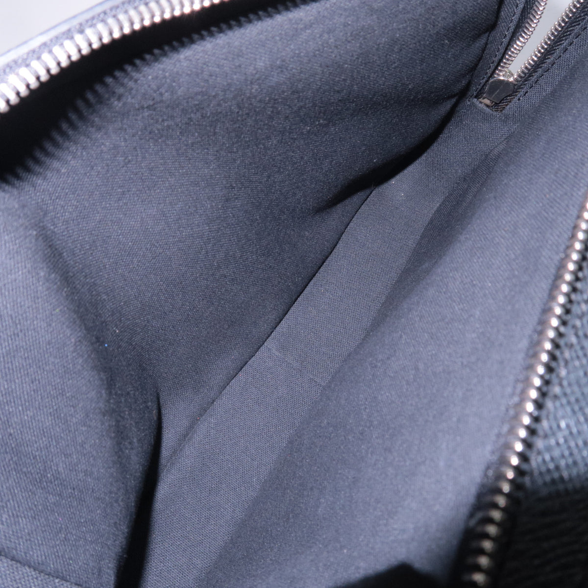 Louis Vuitton Taiga Pavel Clutch Bag M31142