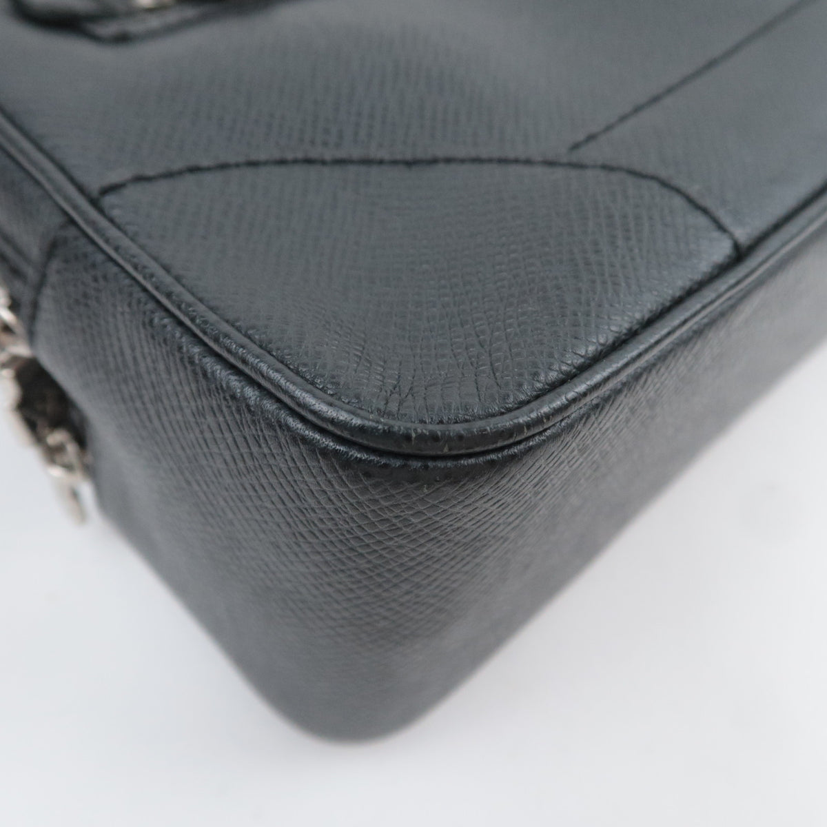 Louis Vuitton Taiga Pavel Clutch Bag M31142