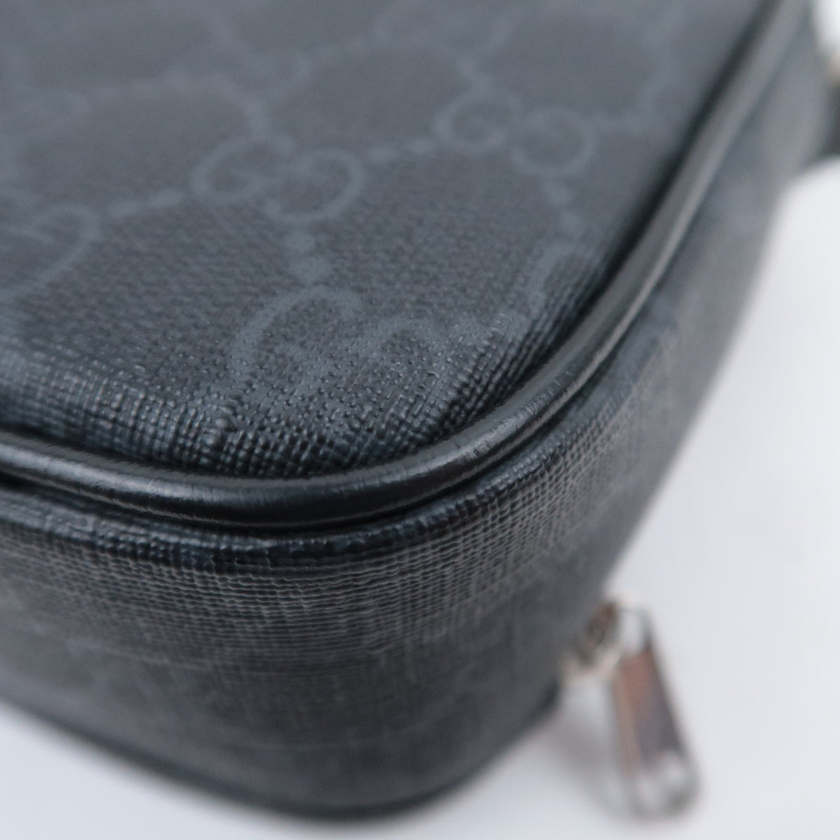 GUCCI Interlocking G GG Supreme Small Shoulder Bag 672952