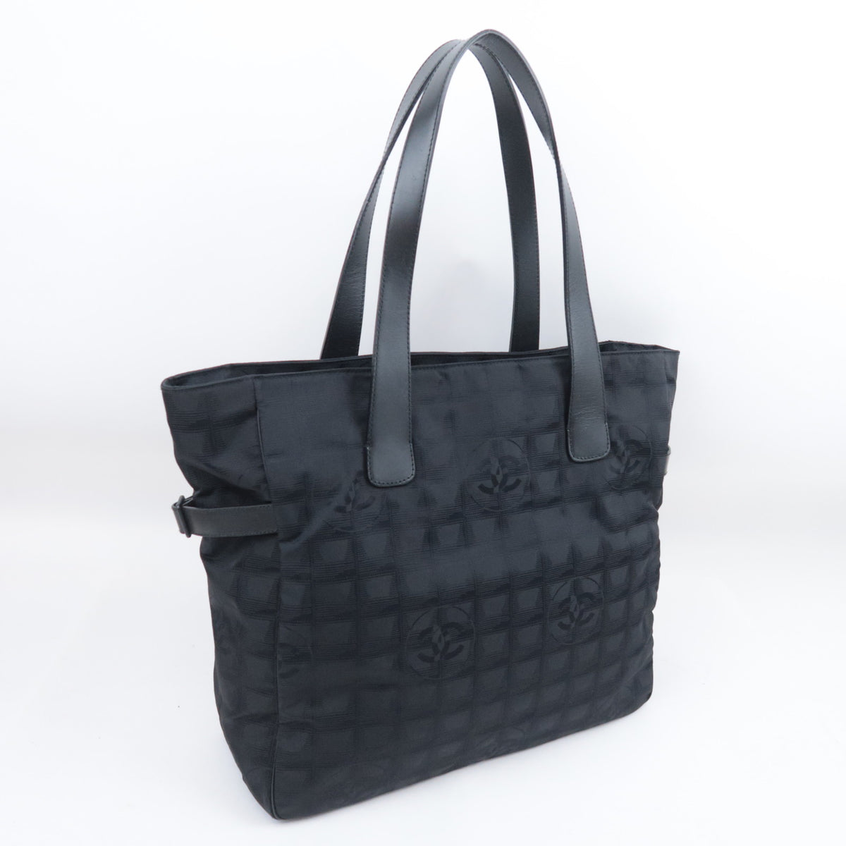 CHANEL New Travel Line GM Tote Bag A15825