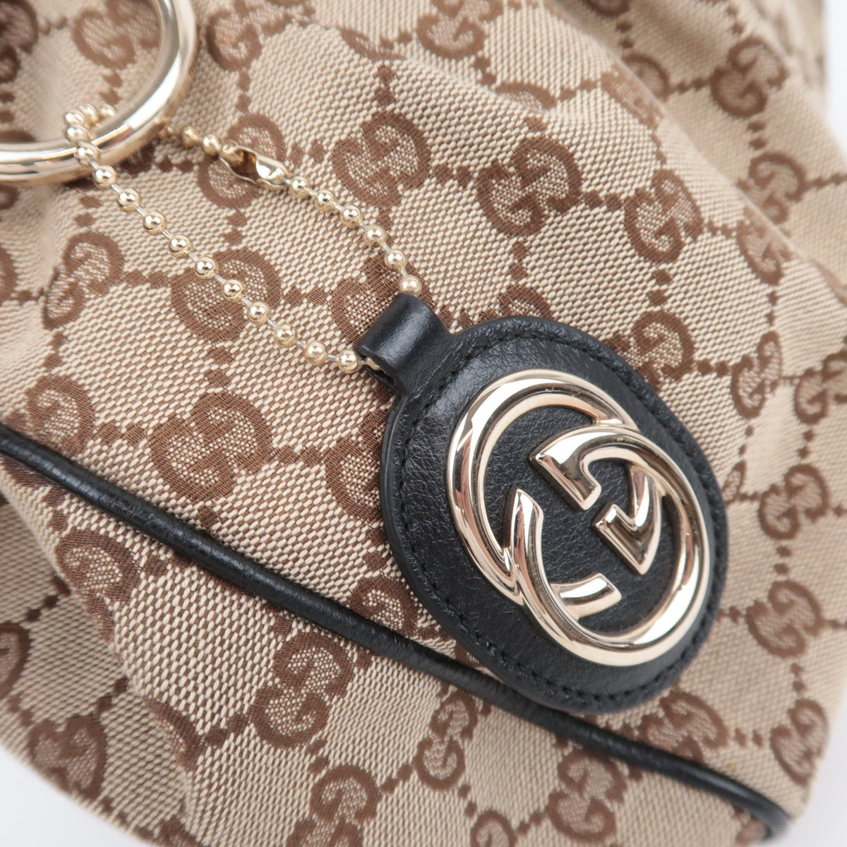 GUCCI Sukey GG Canvas Shoulder Bag 211944
