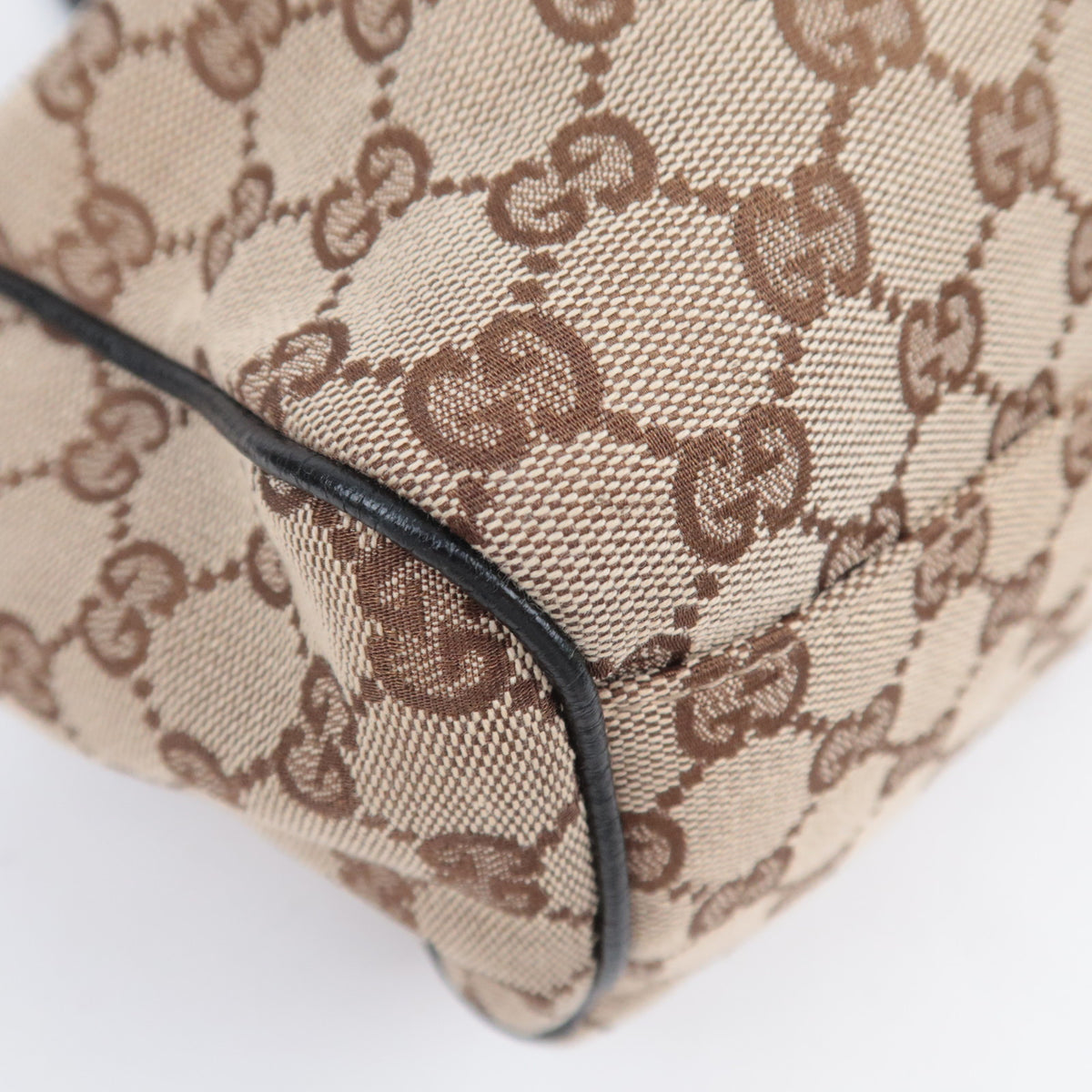 GUCCI Sukey GG Canvas Shoulder Bag 211944