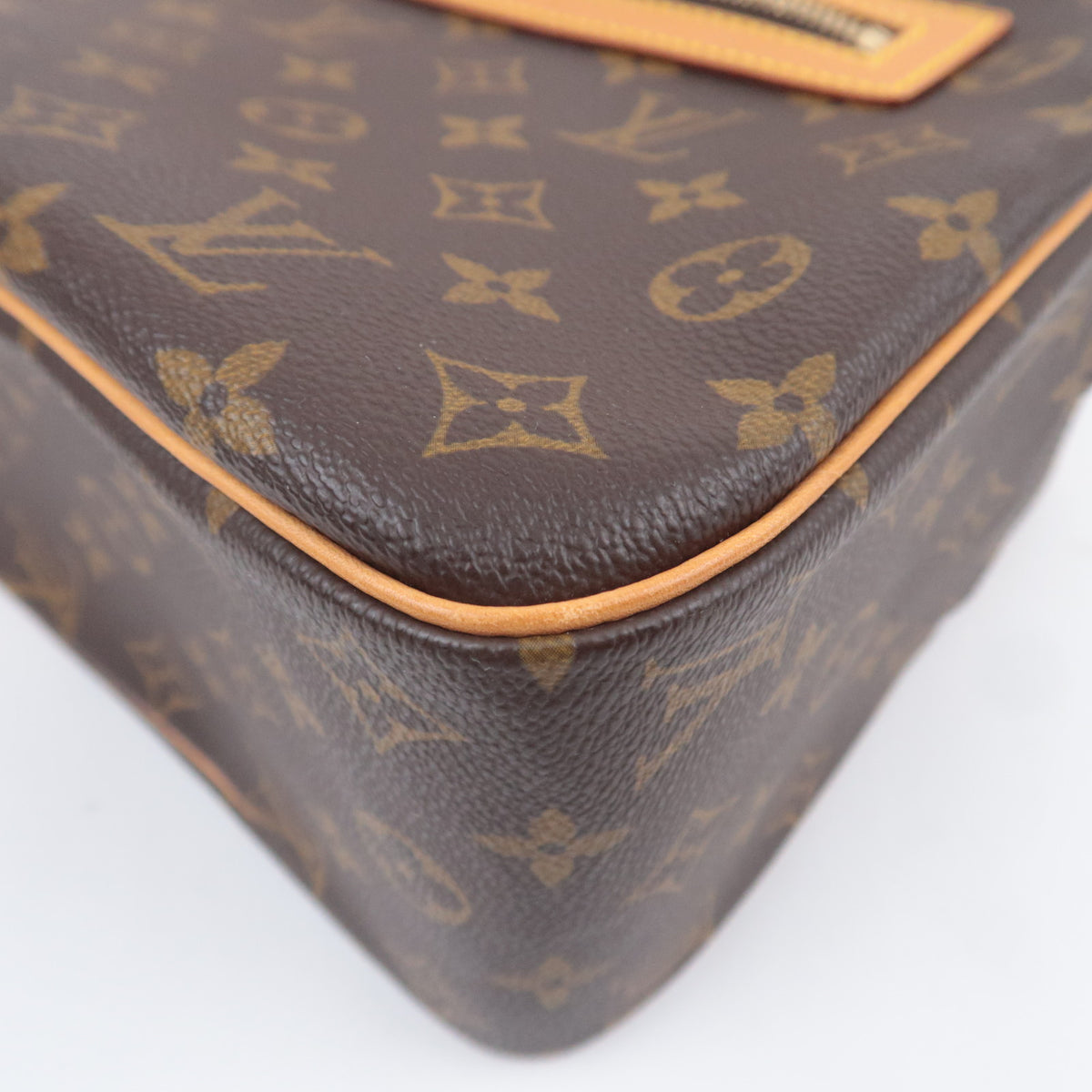 Louis Vuitton Monogram Cite GM M51181